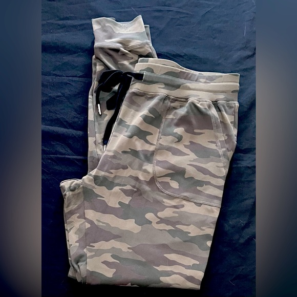 ZYIA Active Green Camo Unwind Jogger Medium Olive - Picture 2 of 6